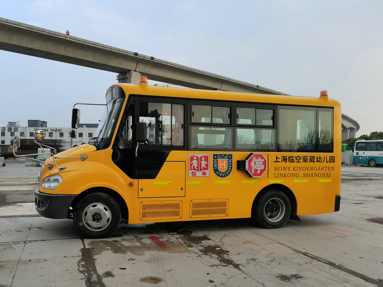 幼儿园校车