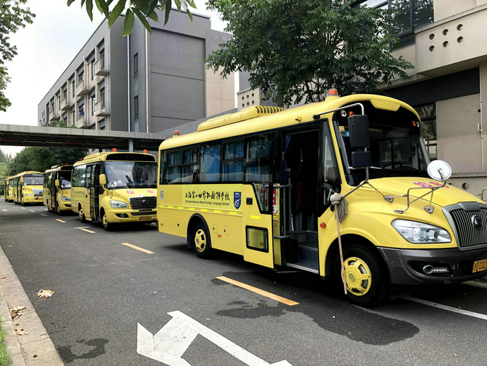 幼儿园校车